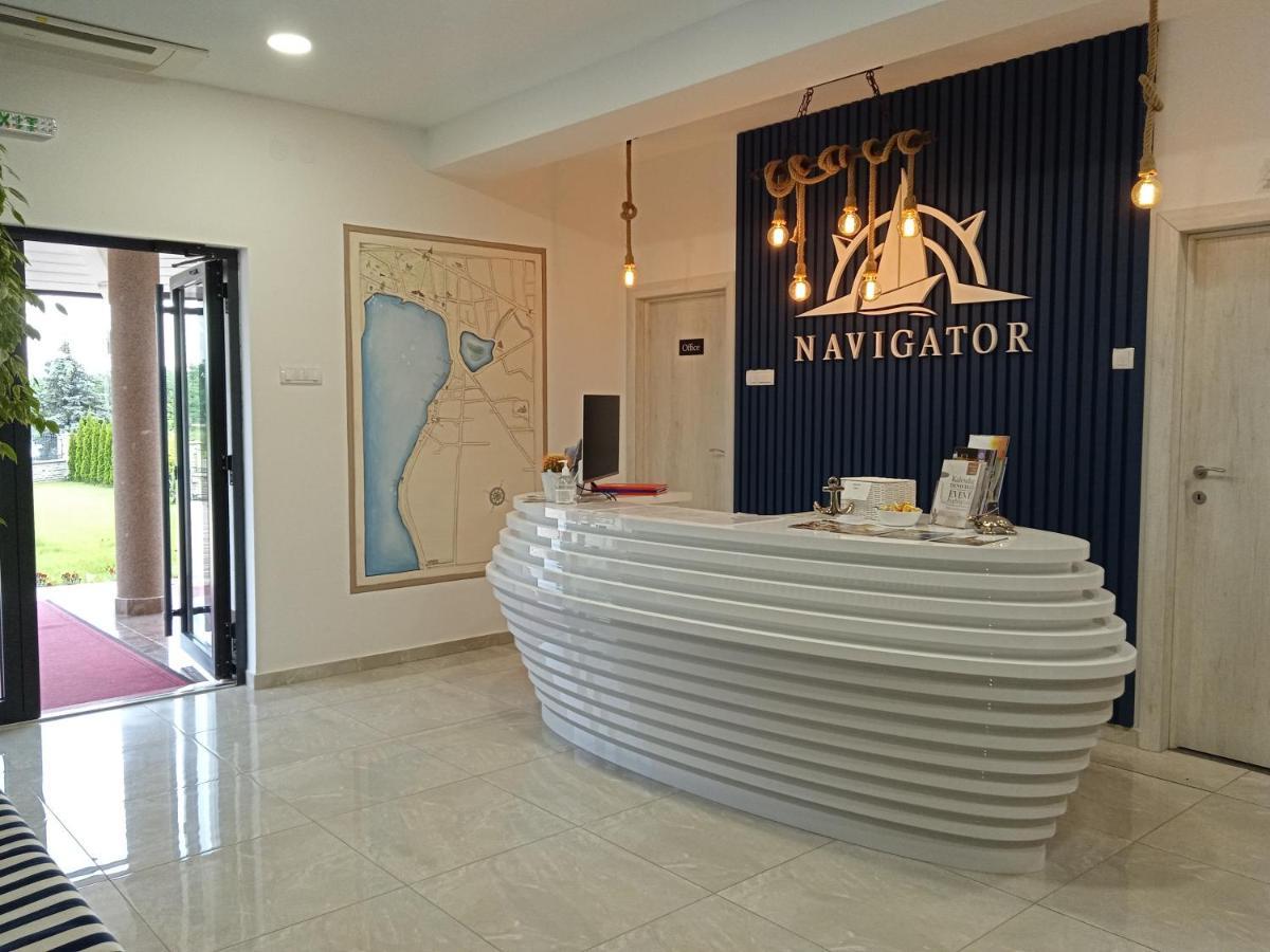 Navigator Hotel ปาลิช ภายนอก รูปภาพ
